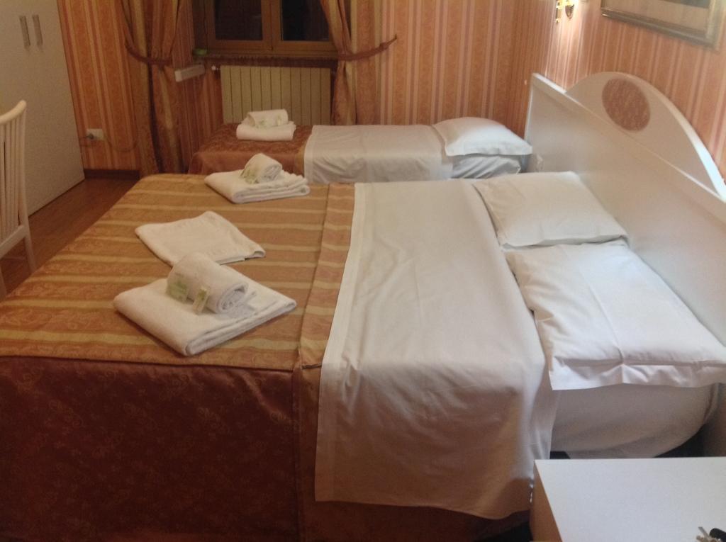 Rome Palace Hotel Room photo